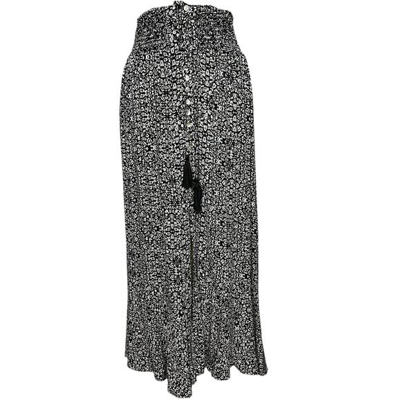 Rachel Zoe Dresses & Skirts - Rachel Zoe Maxi Skirt S Black White Floral Smocked Button Front Boho Cottage